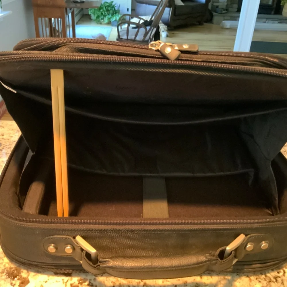 DELL LAPTOP TRAVELING CASE $25